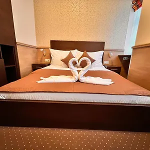 21 And Budapešť